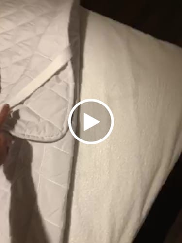 Customer video review of Fiber Mattress Protector- 4 Rubber Bands