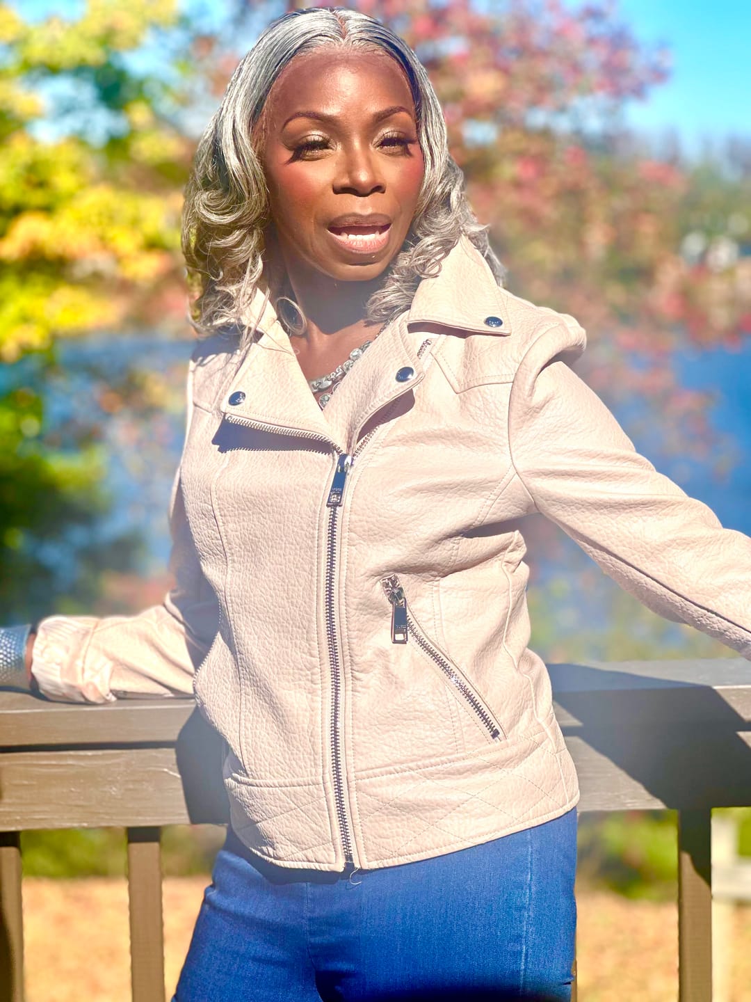 Customer photo review of Luvwin 13x4 Salt & Pepper Casual Wave Glueless Bob Wig 100% Human Hair