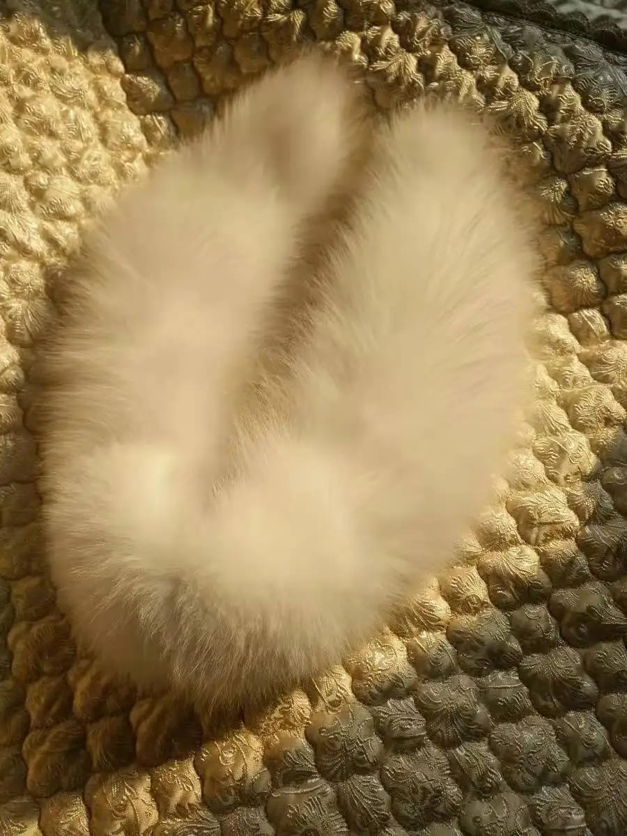 Customer photo review of Real Fox Fur Collar Scarf City-Luxe Winter Wrap — Black | KIMLUD