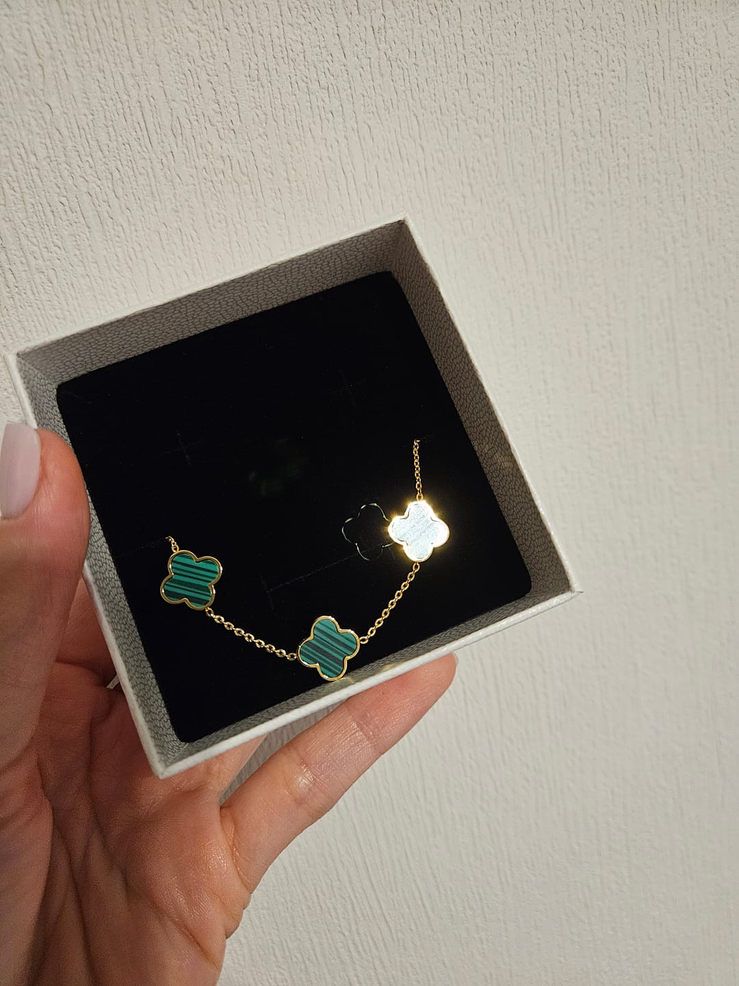 Customer photo review of Green Clover Armband | 18K vergoldet