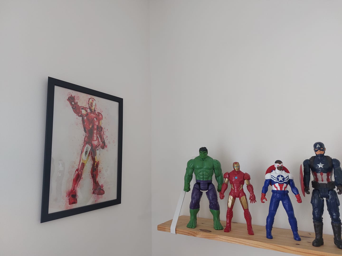 Customer photo review of AFFICHE MARVEL AVENGERS