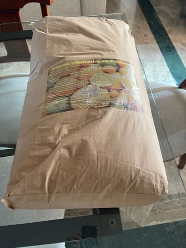 Customer photo review of FERTIBONO Abono Citricos Premium para Limonero y Naranjos, 20-5-10 con Hierro, Calcio, Mat. Orgánica, Azufre, Magnesio y Manganeso - Evita Amarillo en Hojas, Fortalece Raíces y Mejora Frutos, (20kg)