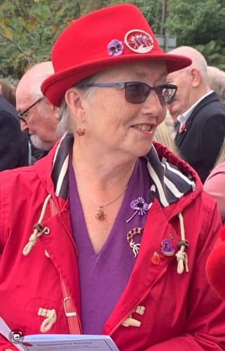 Sue review of Purple Poppy Flower Brooch image 1 out of 1