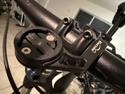Customer photo review of MJ-6272 Garmin Upfront Mount