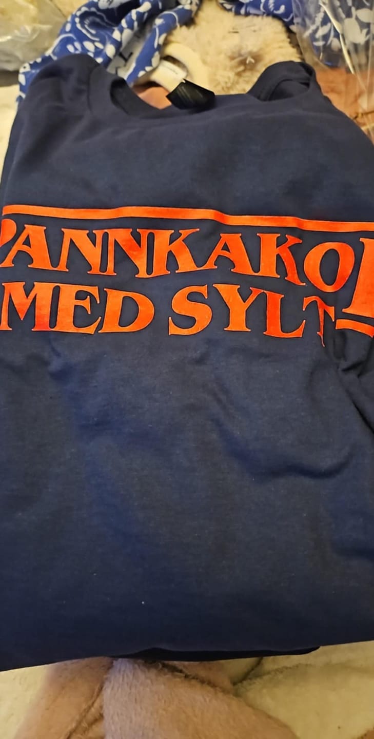 Customer photo review of Pannkakor med sylt - T-shirt