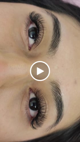 Customer video review of W Lashes