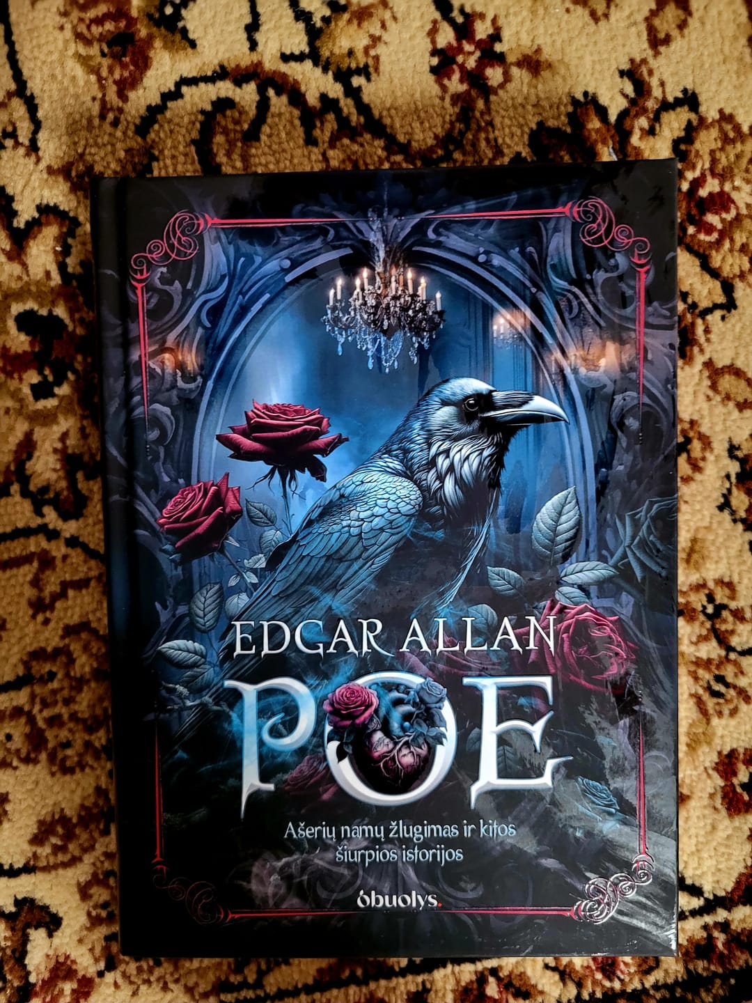 Customer photo review of Ašerių namų žlugimas ir kitos šiurpios istorijos: siaubo istorijų meistro Edgaro Allano Poe šedevrų rinkinys + galimybė personalizuoti