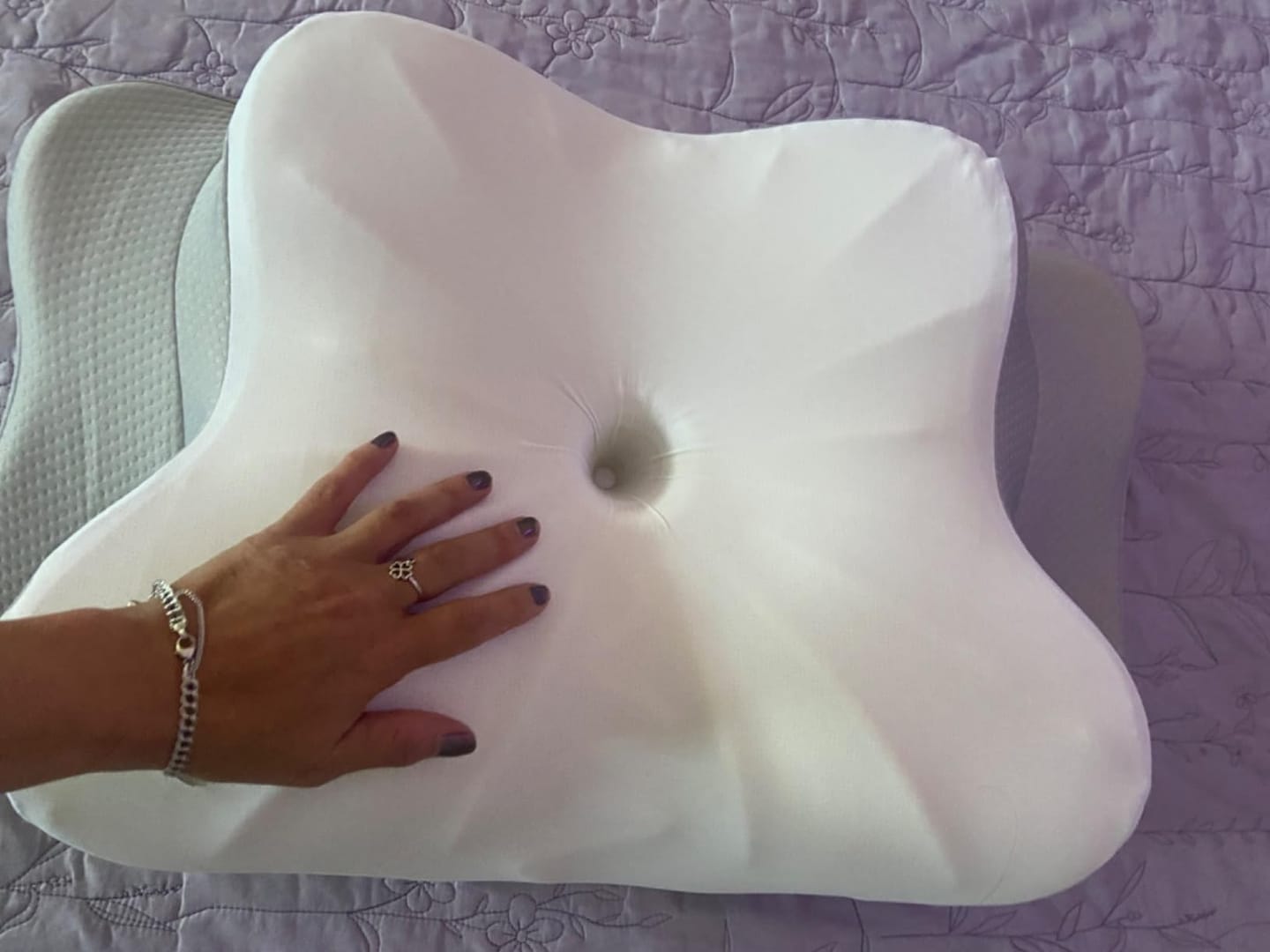 Customer photo review of DreamAlign Ergonomisk nakkepude med memory-skum