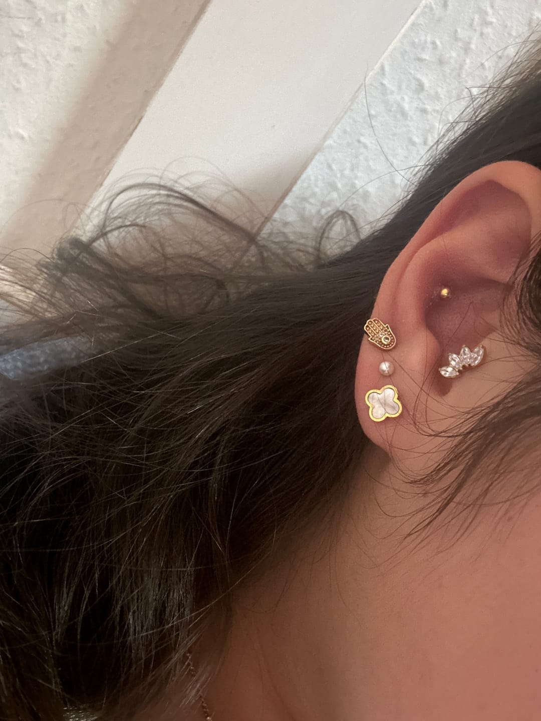 Customer photo review of Clover Perlmutt Ohrstecker | 18K vergoldet