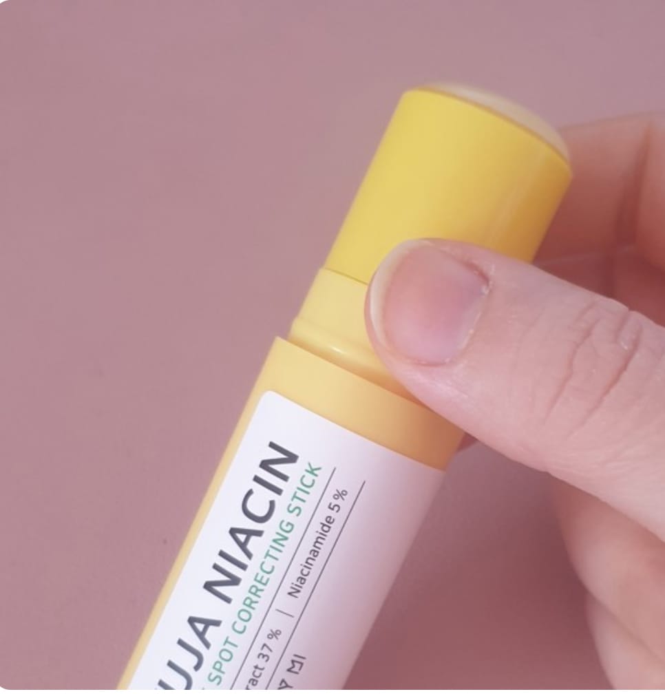 Customer photo review of Balinošs zīmulis pret pigmentācijas plankumiem Some By Mi Yuja Niacin Dark Spot Correcting Stick