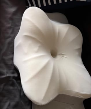 Customer photo review of DreamAlign Ergonomisk nakkepude med memory-skum