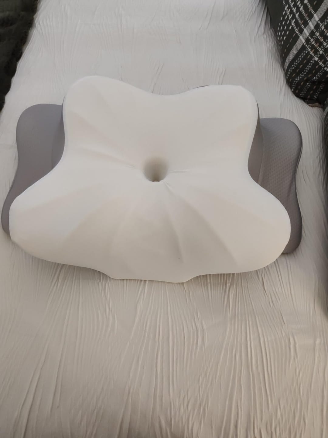 Customer photo review of DreamAlign Ergonomisk nakkepude med memory-skum