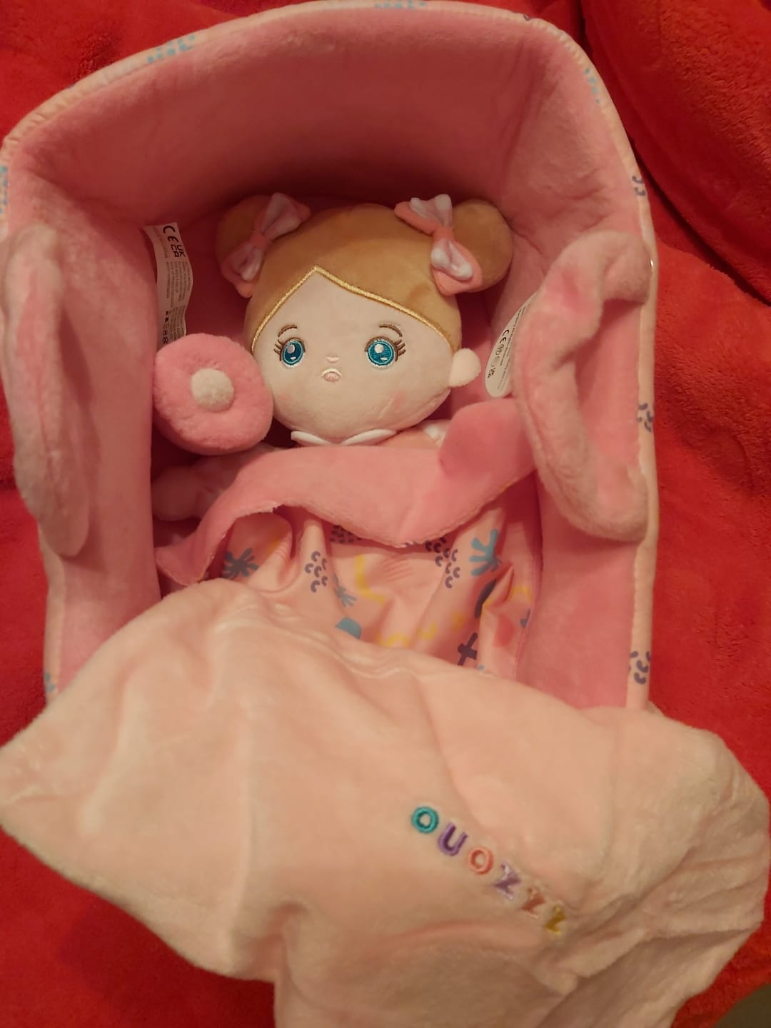 Customer photo review of Mini Personnalisée Poupée en Peluche avec Yeux Bleus Ouverts & Ensemble-cadeau
