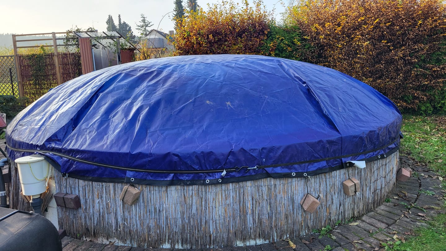 Customer photo review of Planenfux® Poolkissen XXL