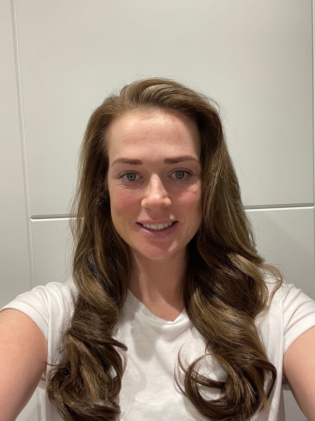 Customer photo review of Stranded 20" One Piece Flicky Clip-in Hair Extension #8 Hazel Princess