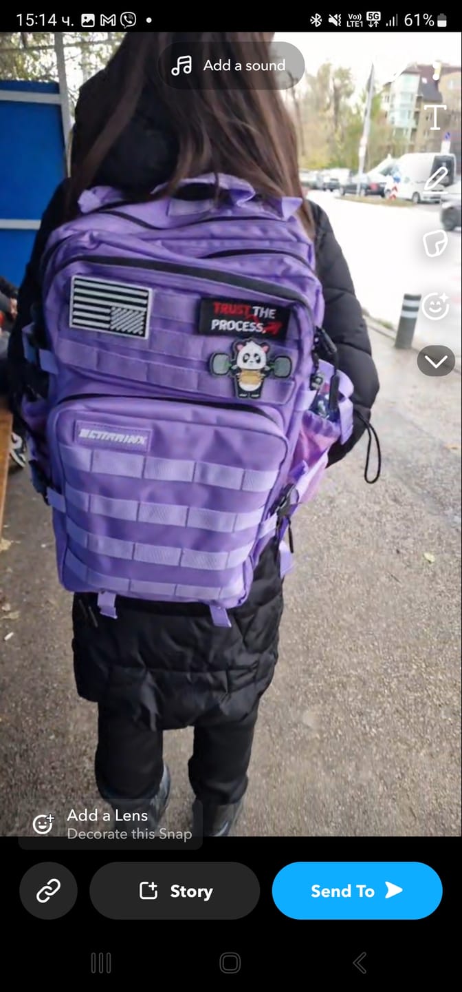 Customer photo review of Mochila Táctica 45L con compartimento para comida Lavanda