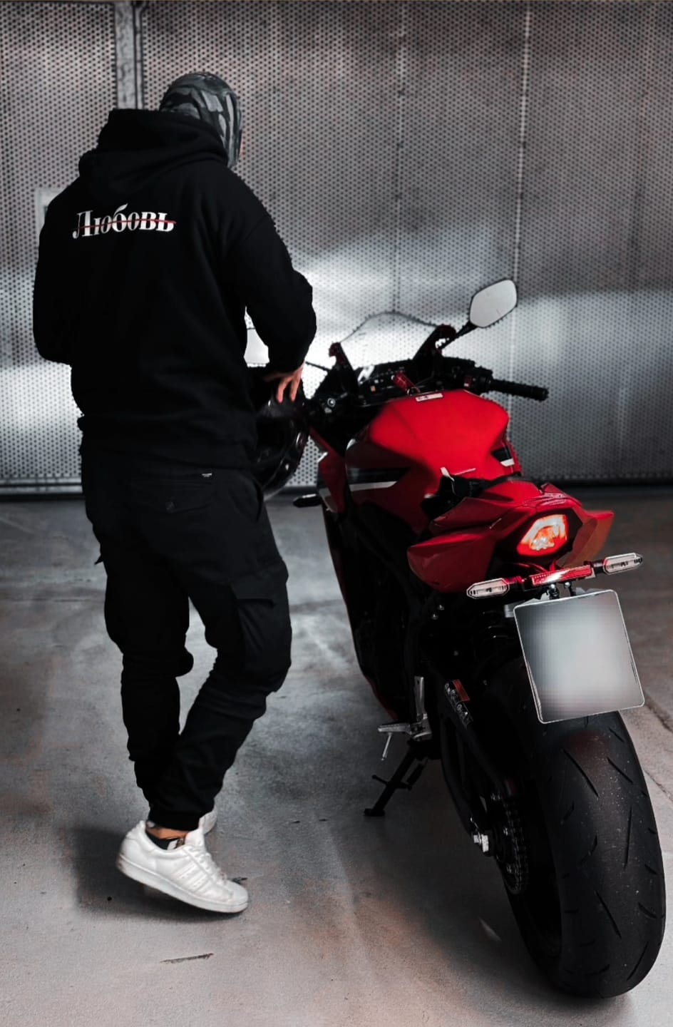Customer photo review of (No) Love Herren Hoodie II by SAEBIS®