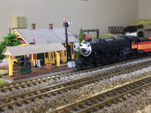 Customer photo review of BLI 8066 Heavy Pacific 4-6-2, SP 2488, Daylight Fantasy Scheme, No-Sound/DCC-Ready, N (NP)