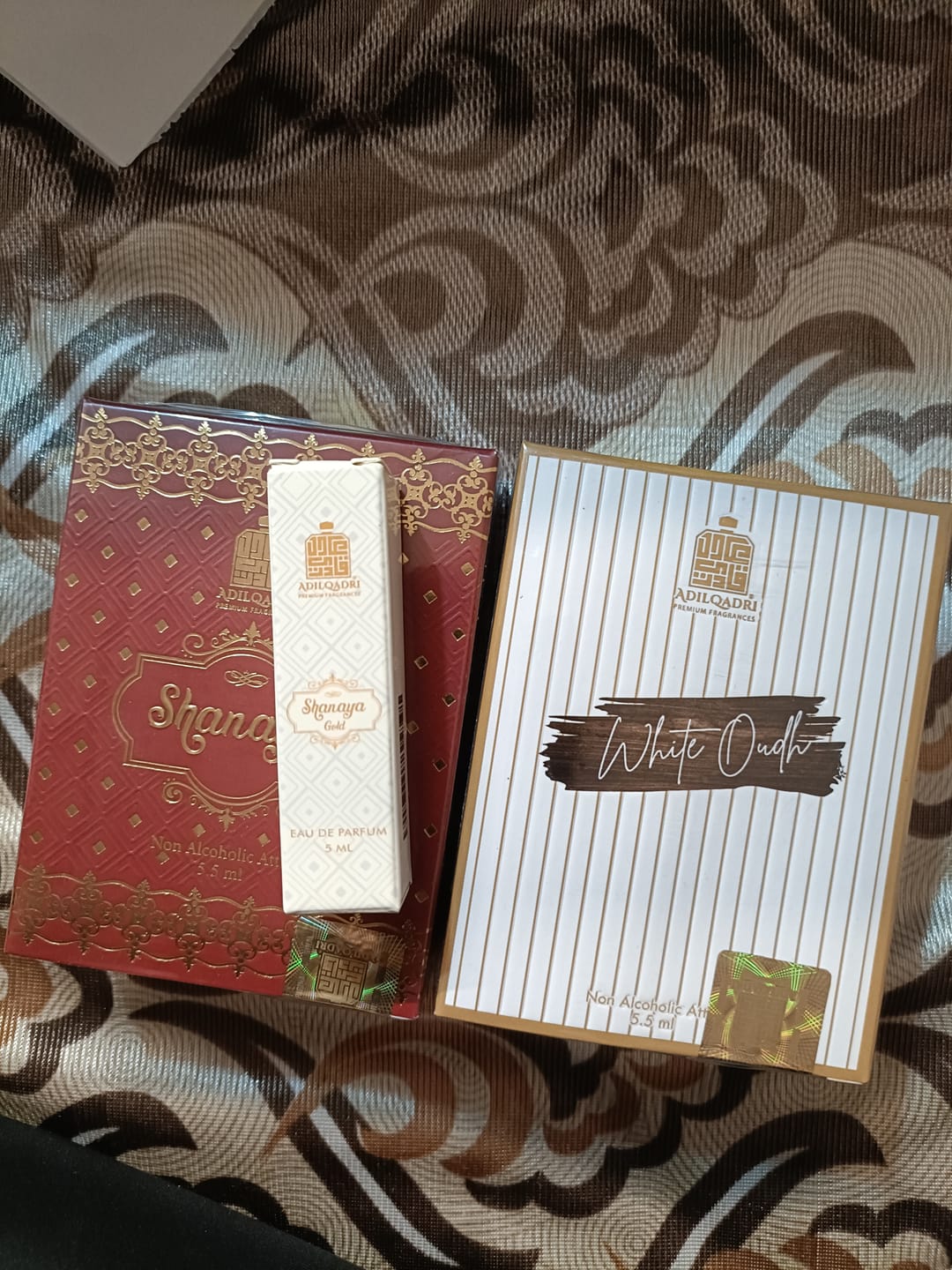 Customer photo review of 2 Pcs Attar Set Shanaya And White Oudh 5.5 Ml Each