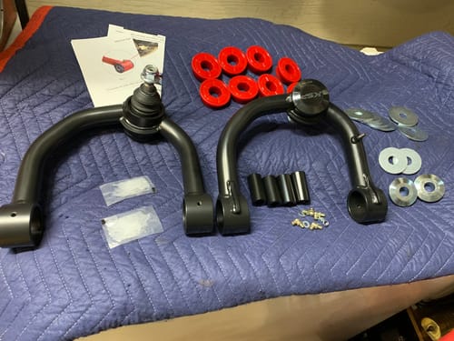 Customer photo review of Upper Control Arms For 1996-2003 2-4" Lift Toyota Tacoma 4Runner 6 lug Front Suspension Lift Kit