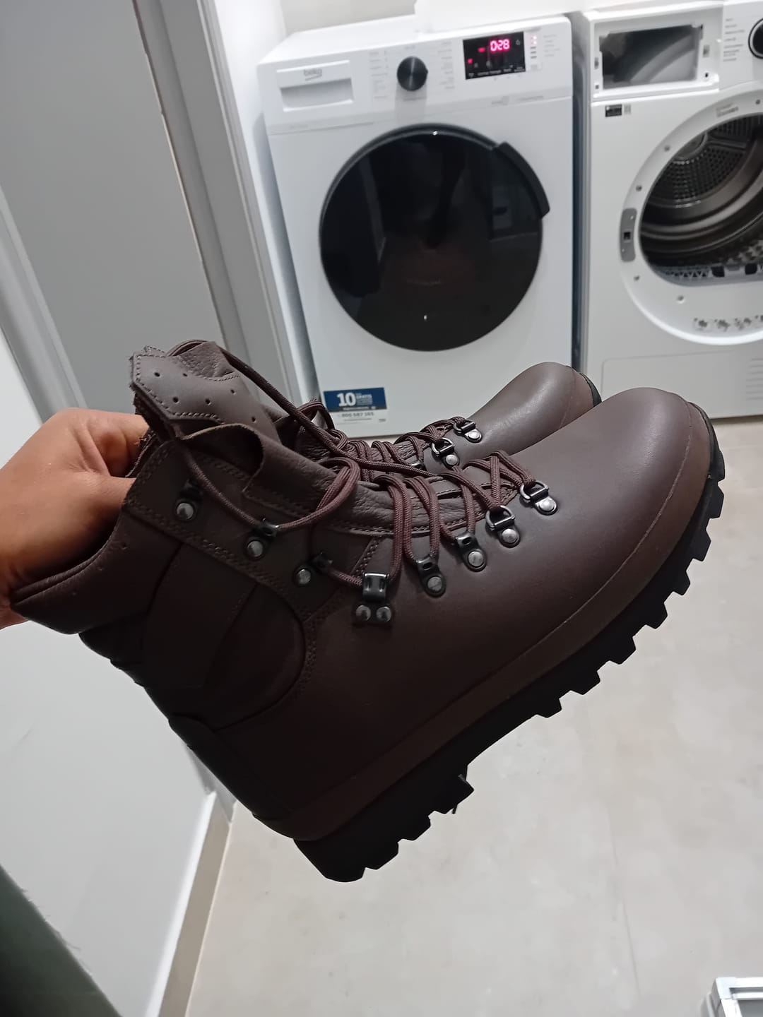 Customer photo review of Anfibi Altberg Defender Esercito Inglese Marrone