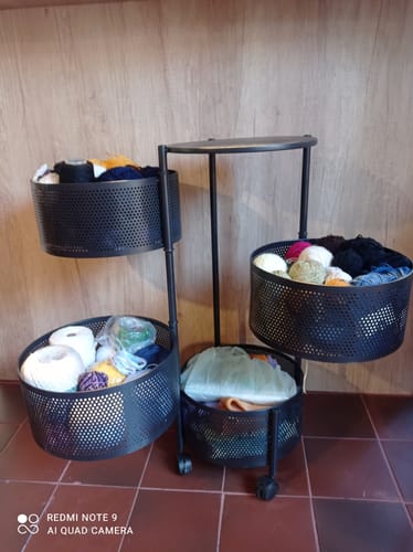 Customer photo review of Organizador de metal giratorio - 4 niveles