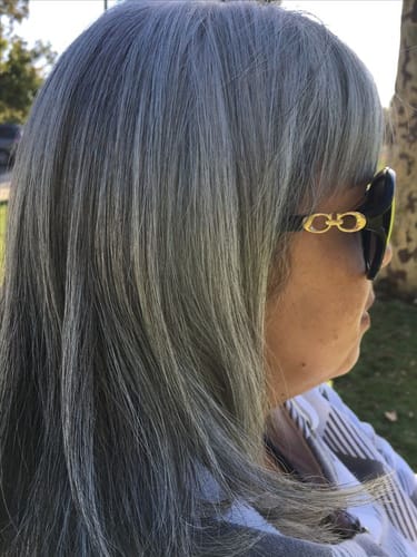 Customer photo review of Luvwin Salt And Pepper Full Machine Made Bang Wig With Small Lace