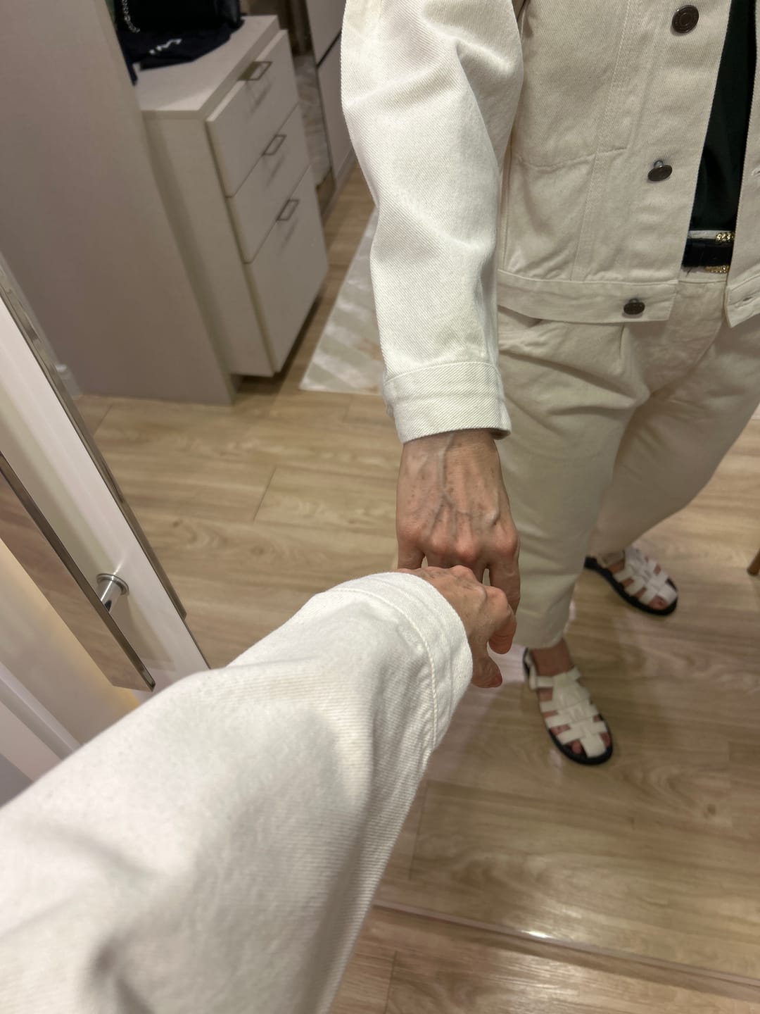 Customer photo review of Jaqueta Jeans Oversized Andiroba Bege