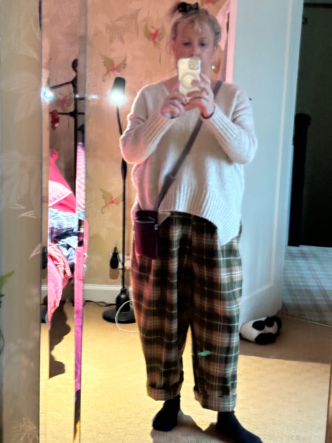 Customer photo review of Women Autumn Retro Plaid Loose Wide-leg Pants