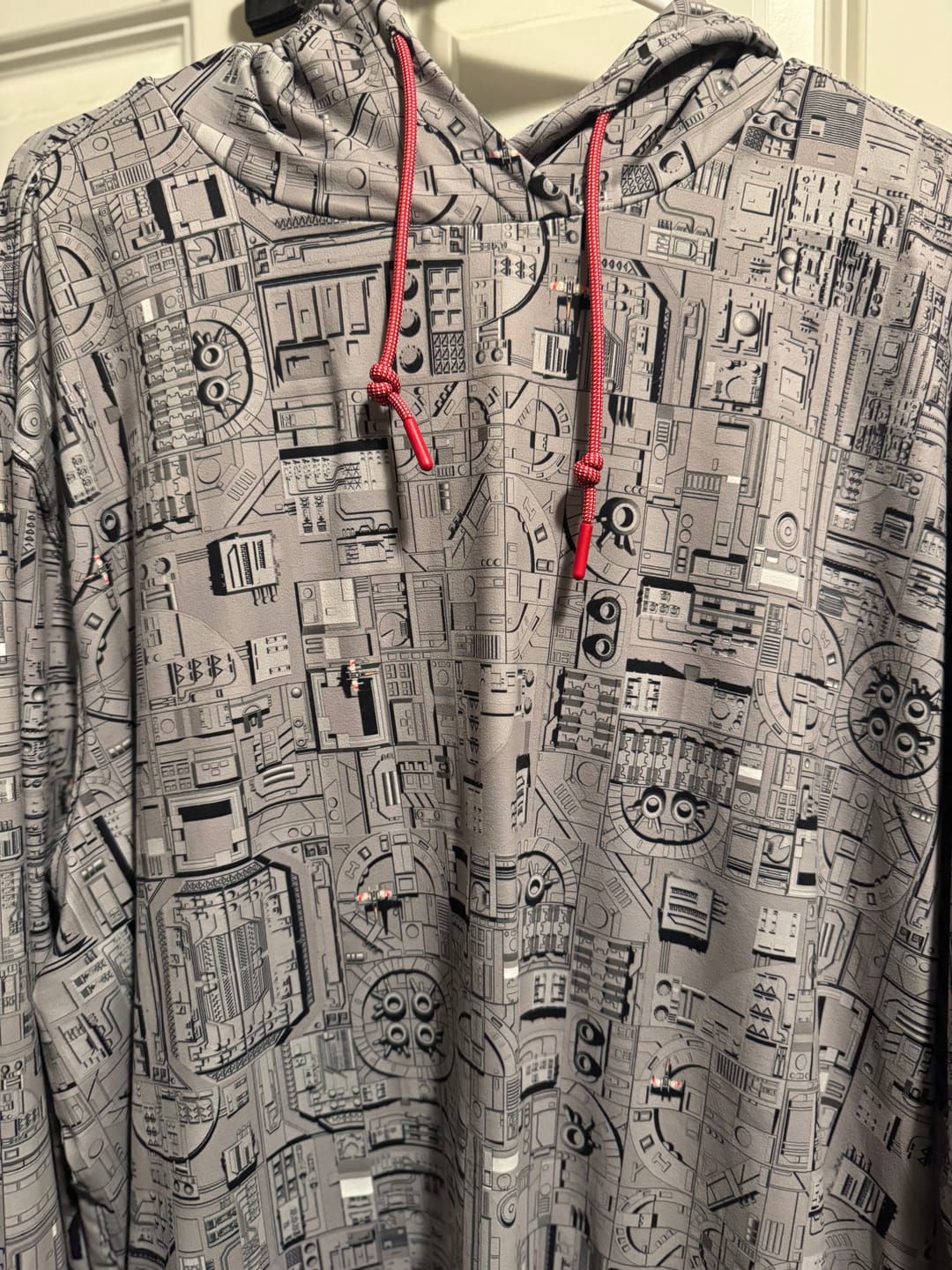 Customer photo review of Star Wars™ "That's No Moon" – Performance Hoodie