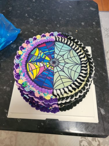 Customer photo review of 15 cm Round Custom Edible Icing Image