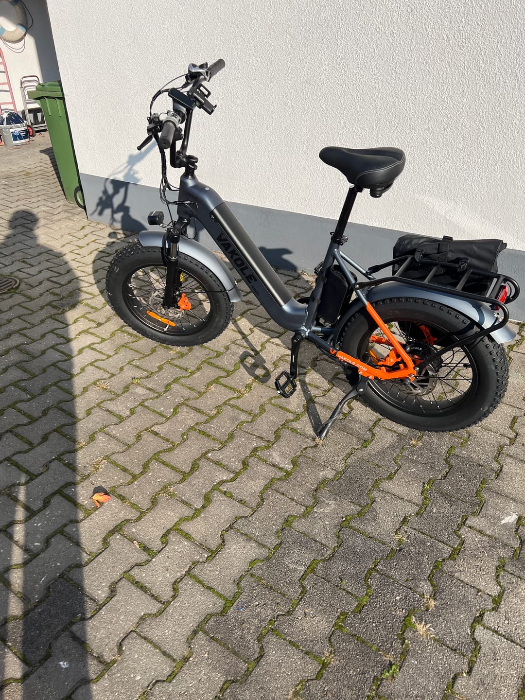 Customer photo review of Vakole SG20 Upgraded Version 250W 20" Fat Bike Electric Trekking Bike 48V 15.6Ah Samsung Battery