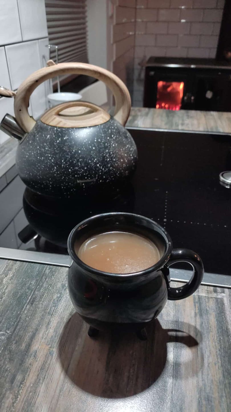 Customer photo review of Schwarze Kessel Tasse