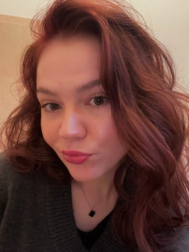 Customer photo review of Noir Lucky Leaf Kette 14K Vergoldet