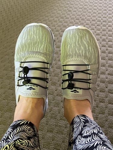 Customer photo review of Aleader Women's Xdrain Hydrogy Water Shoes