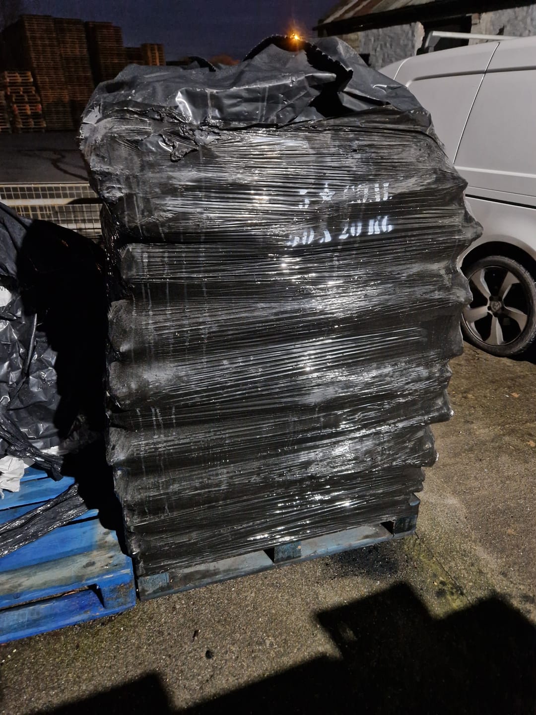 Customer photo review of Premium Coal (1 Tonne) 50 x 20kg Bags