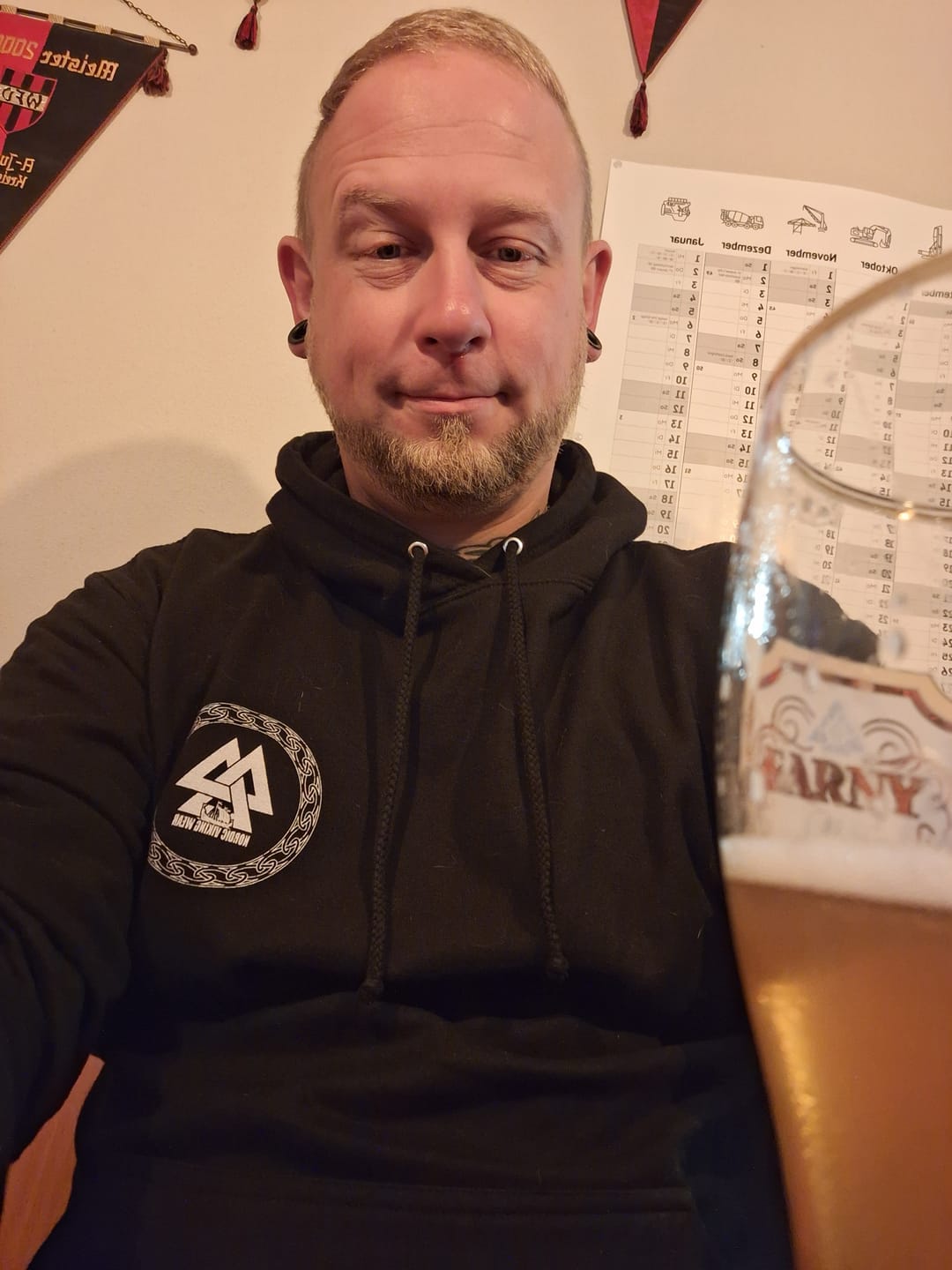 Customer photo review of Wikinger Hoodie mit Algiz-Rune – Mystischer Schutz-Symbol Kapuzenpullover