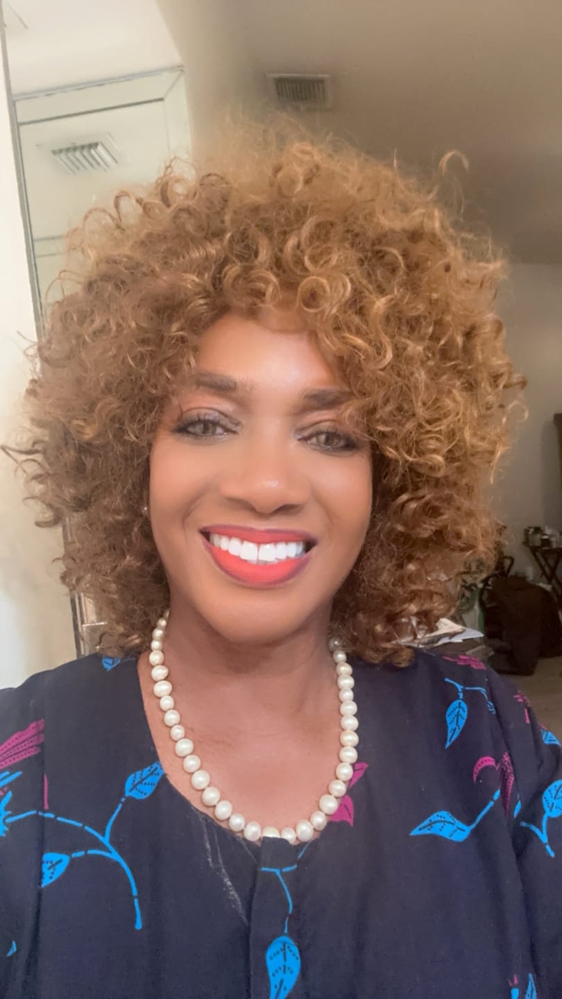 Customer photo review of Outre Premium Purple Pack 100% Human Hair Premium Blend Salon Set Curls ROD SET 3PCS