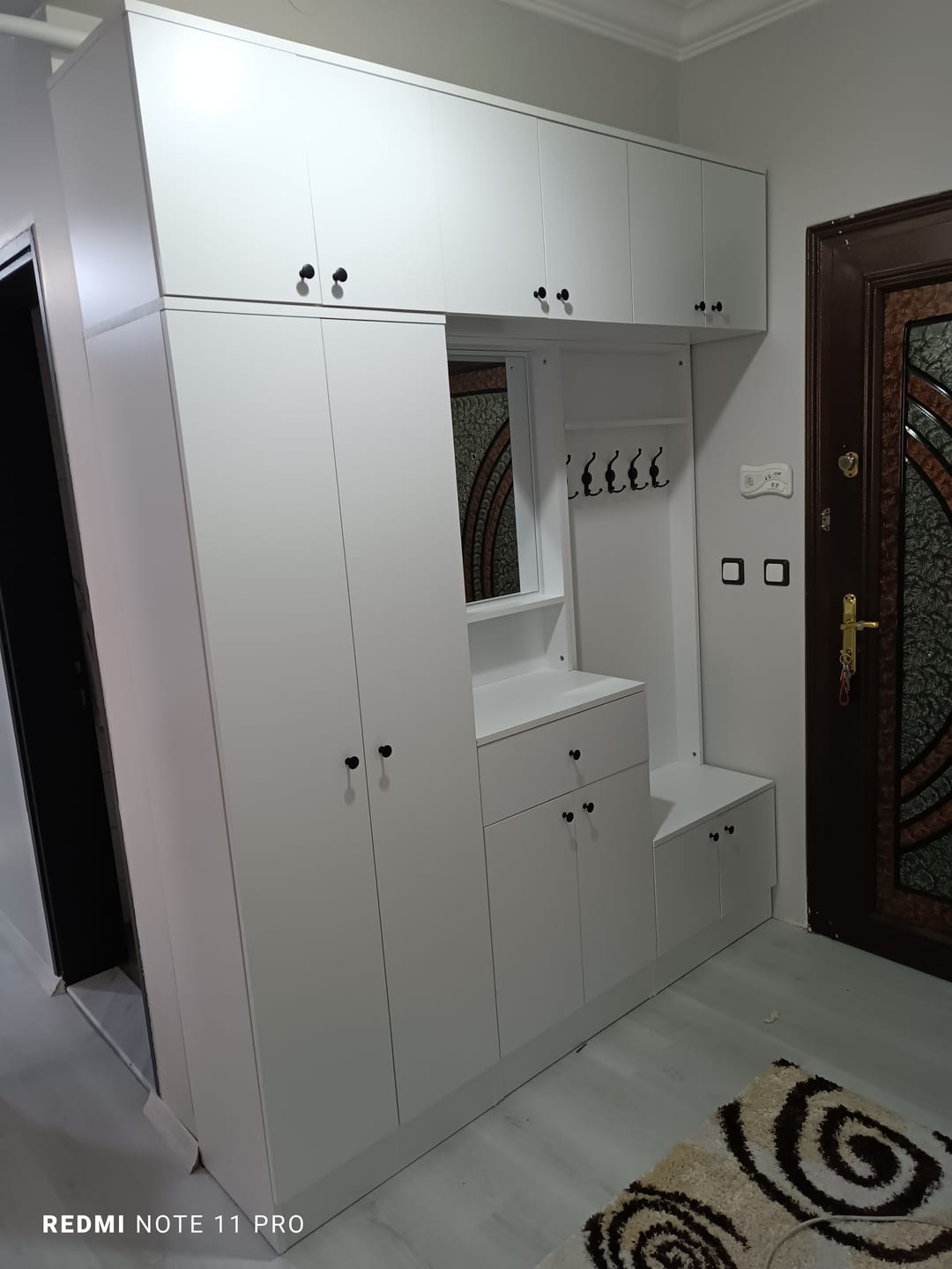Customer photo review of Rani EA104 Portmanto Çekmeceli Aynalı Raflı Vestiyer Sepet Ceviz - Beyaz