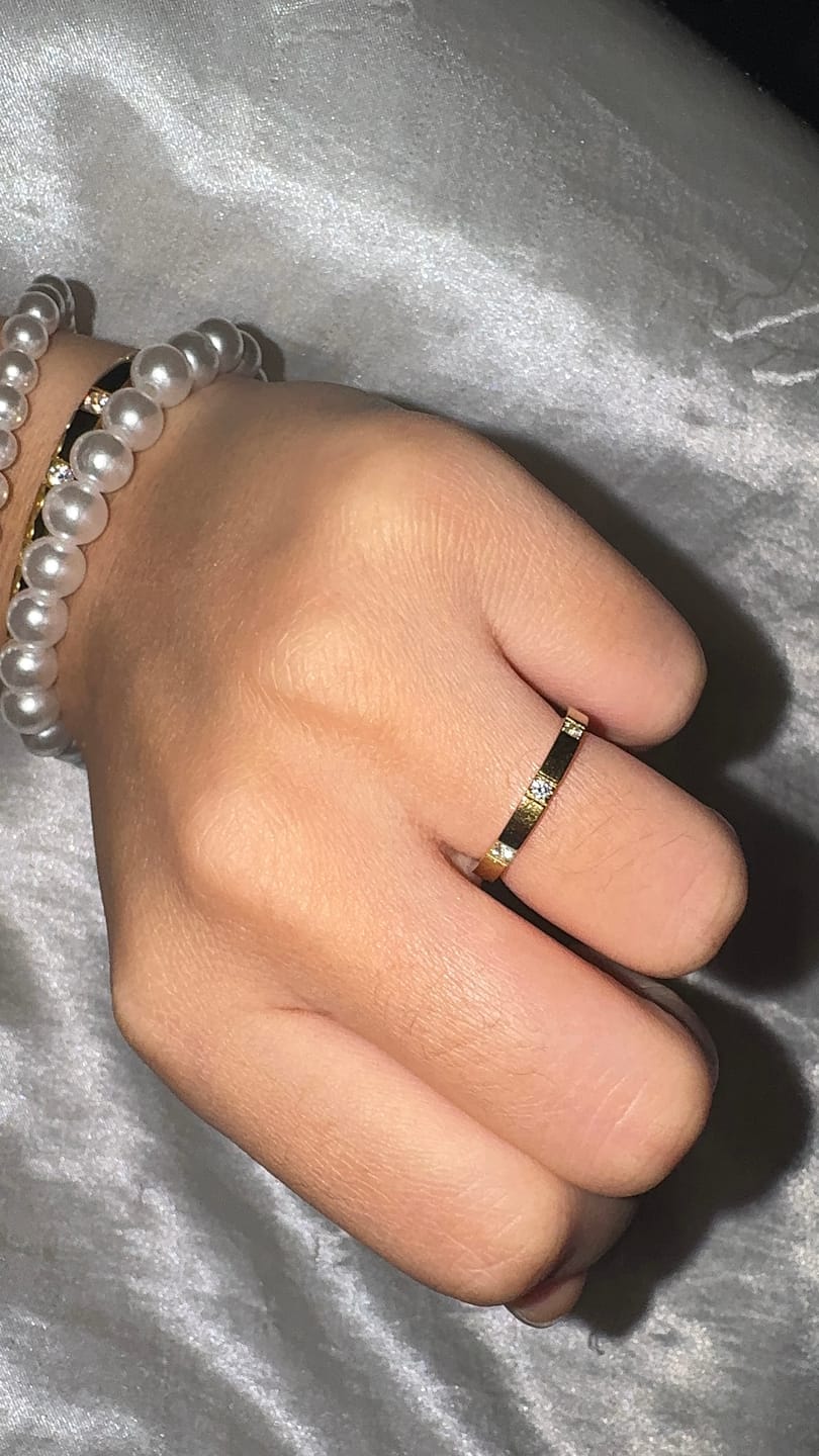Customer photo review of Lola Ring | 18K vergoldet