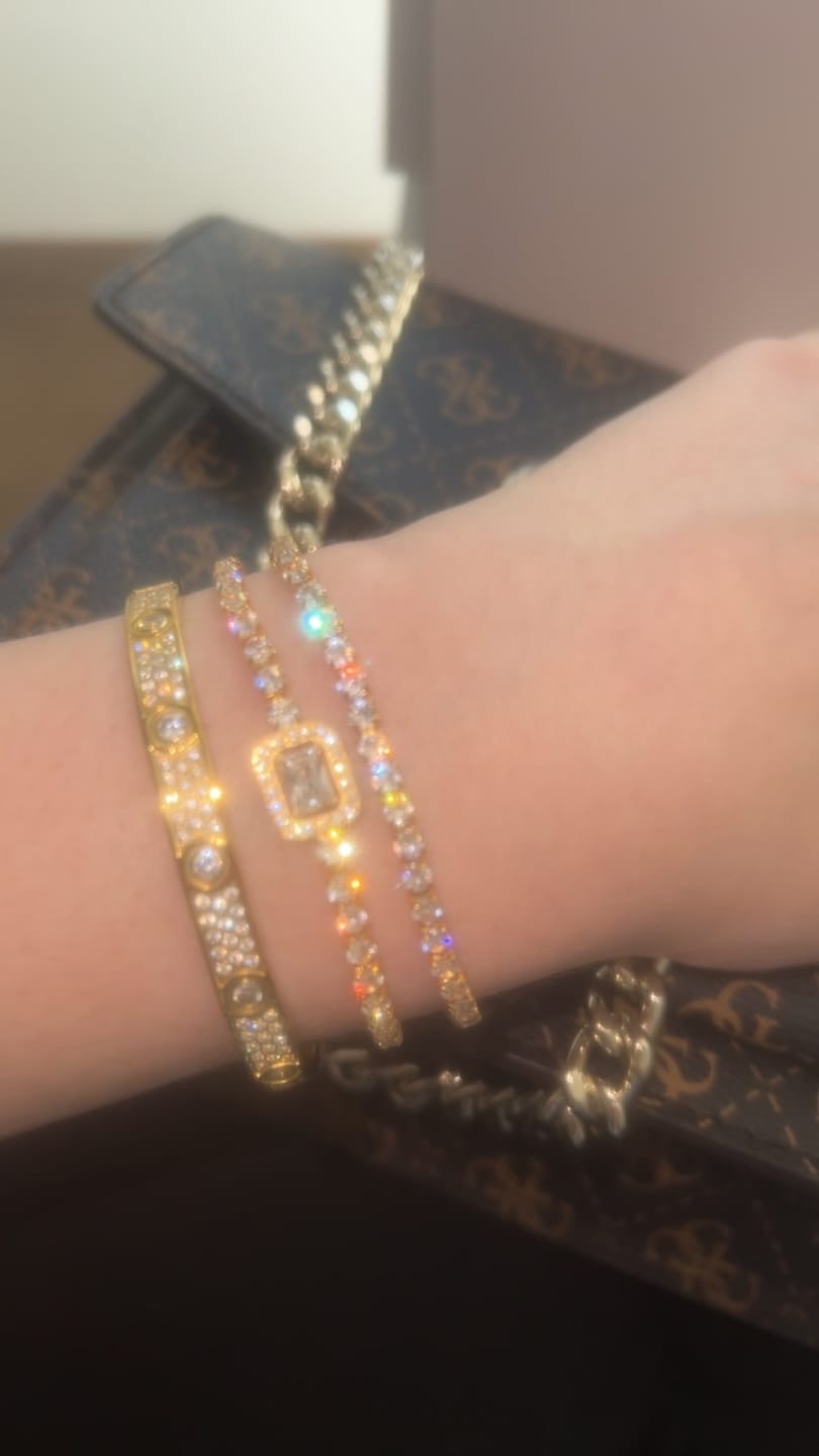 Customer photo review of Arena Armreif | 18K vergoldet