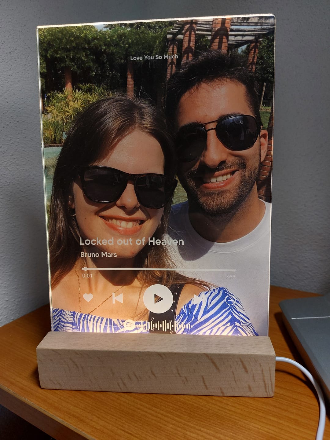 Customer photo review of Lâmpada Spotify Player Personalizável c/ Fotografia Completa