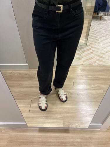 Alexandra B. review of Calça Jeans Mom Jequitibá Preta image 1 out of 1