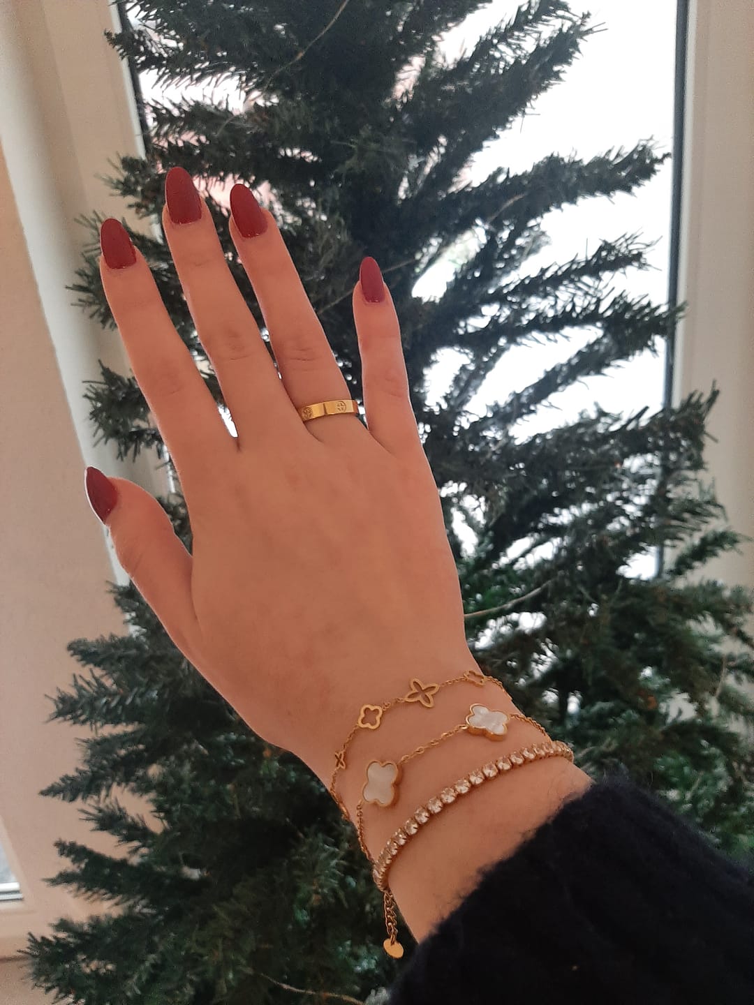 Customer photo review of Crossed Arianna Ring | 18K vergoldet