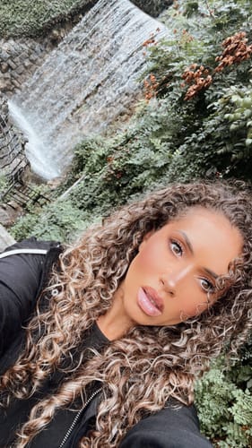 Customer photo review of LOVE CURL Primer
