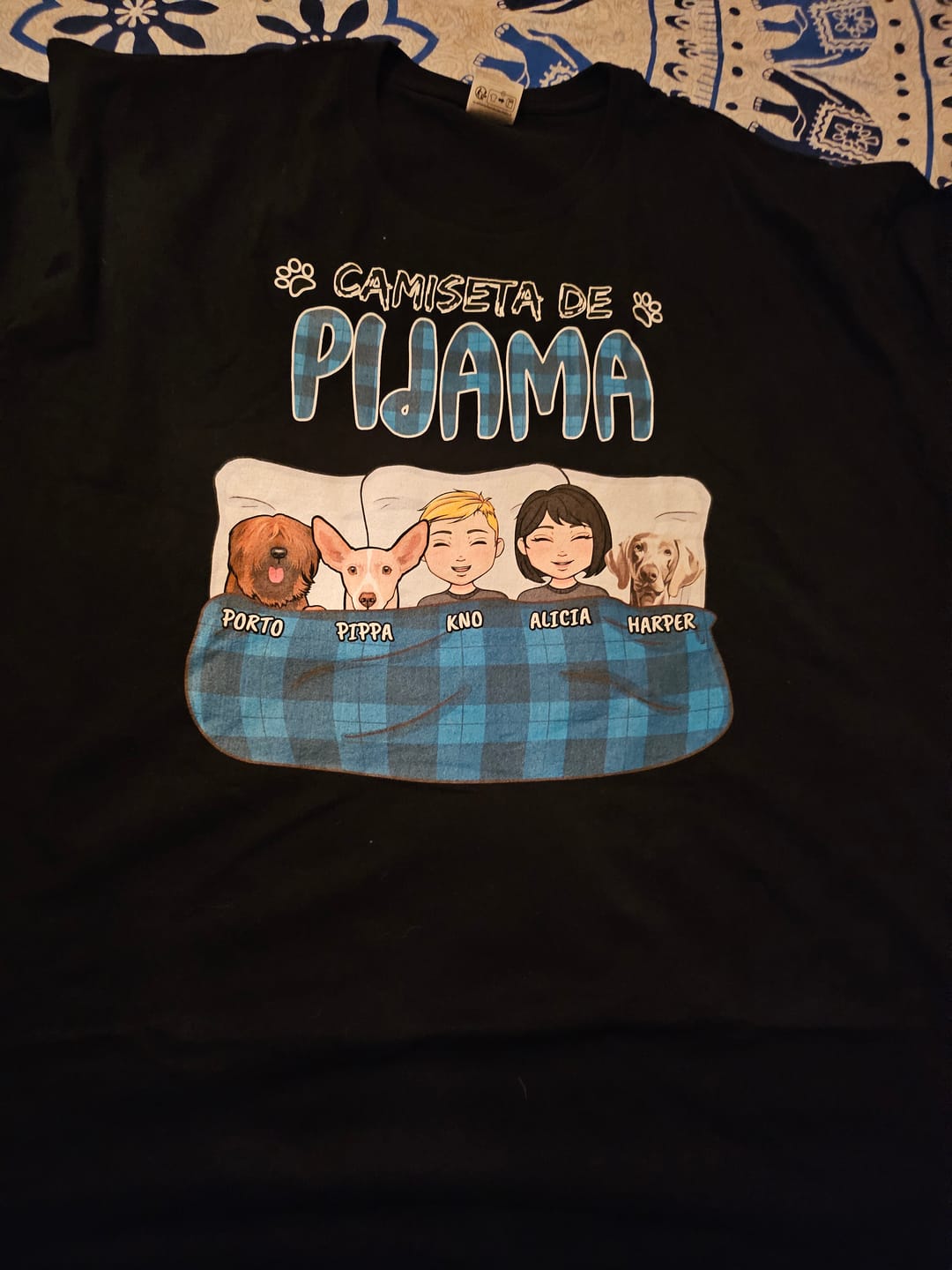 Customer photo review of Nuestra camiseta de pijama - Camiseta personalizada