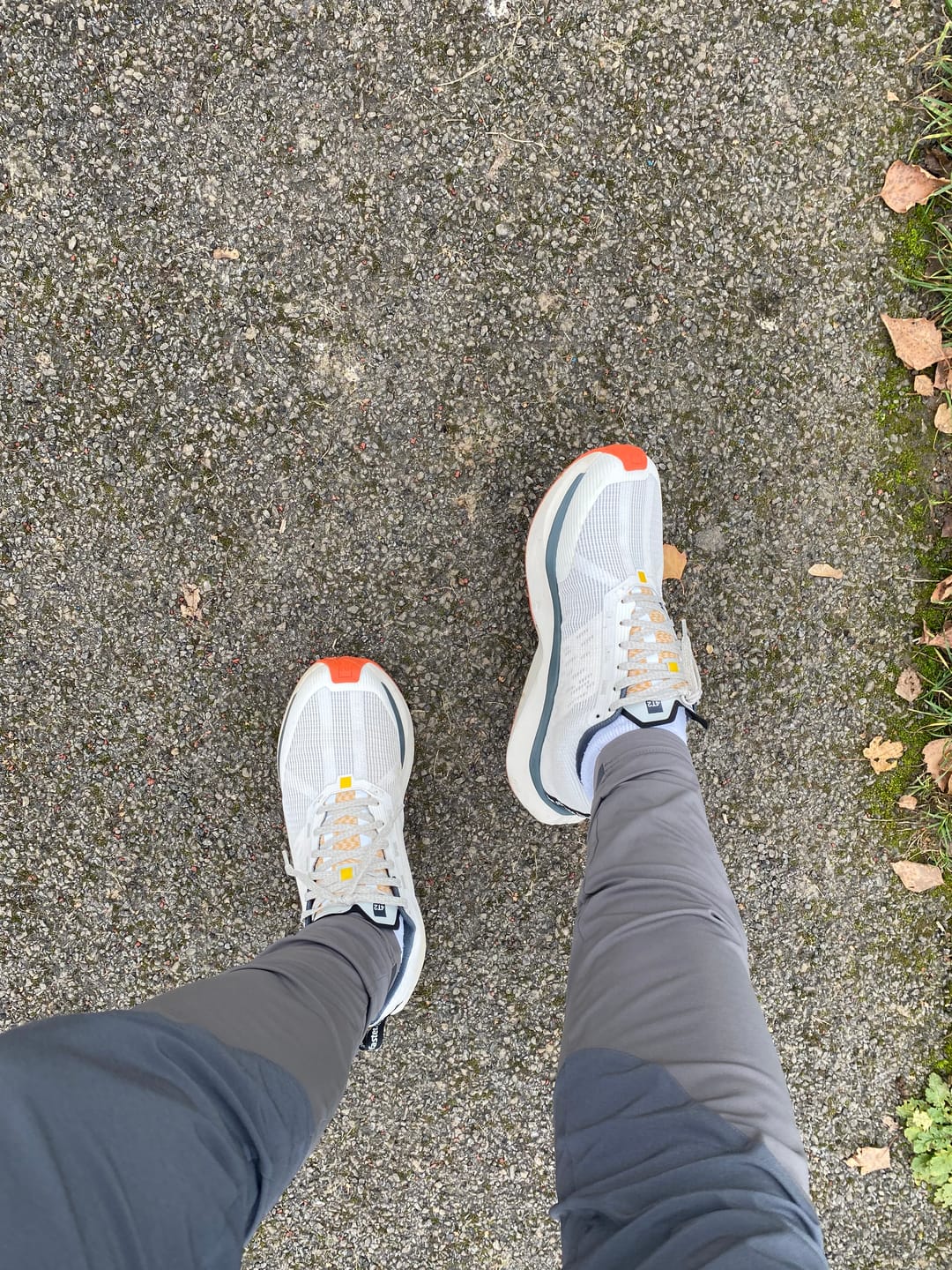 Customer photo review of weekdays, vintage white.