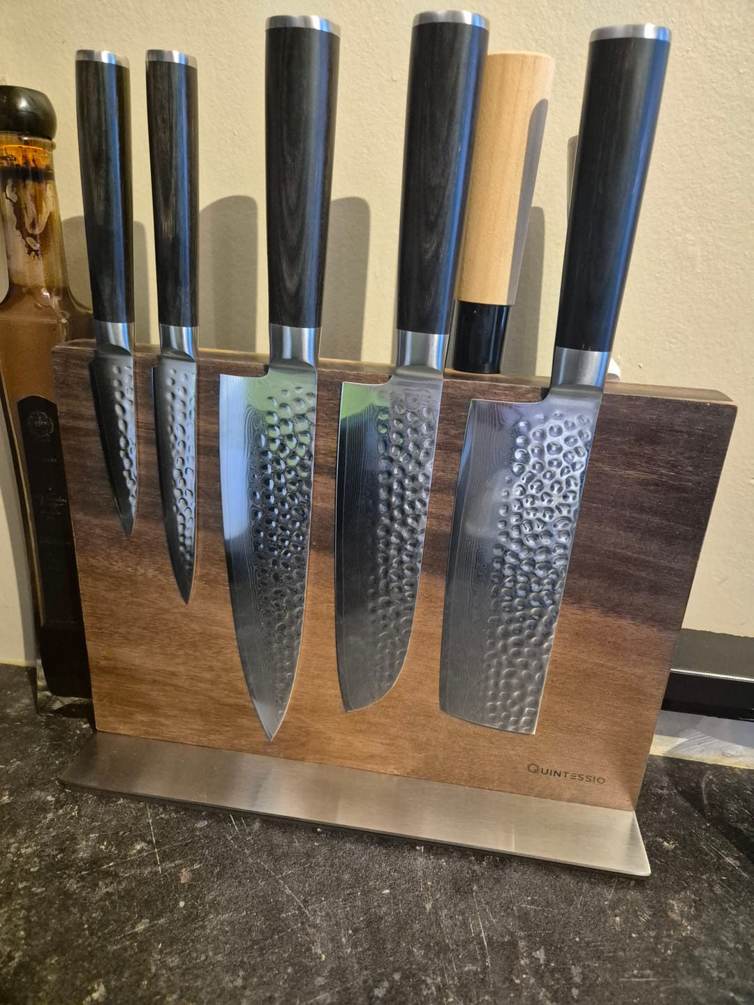 Customer photo review of Ronin Collection — Japanese VG10 Hammered Damascus Steel Knife Set with Smooth Pakkawood Handles