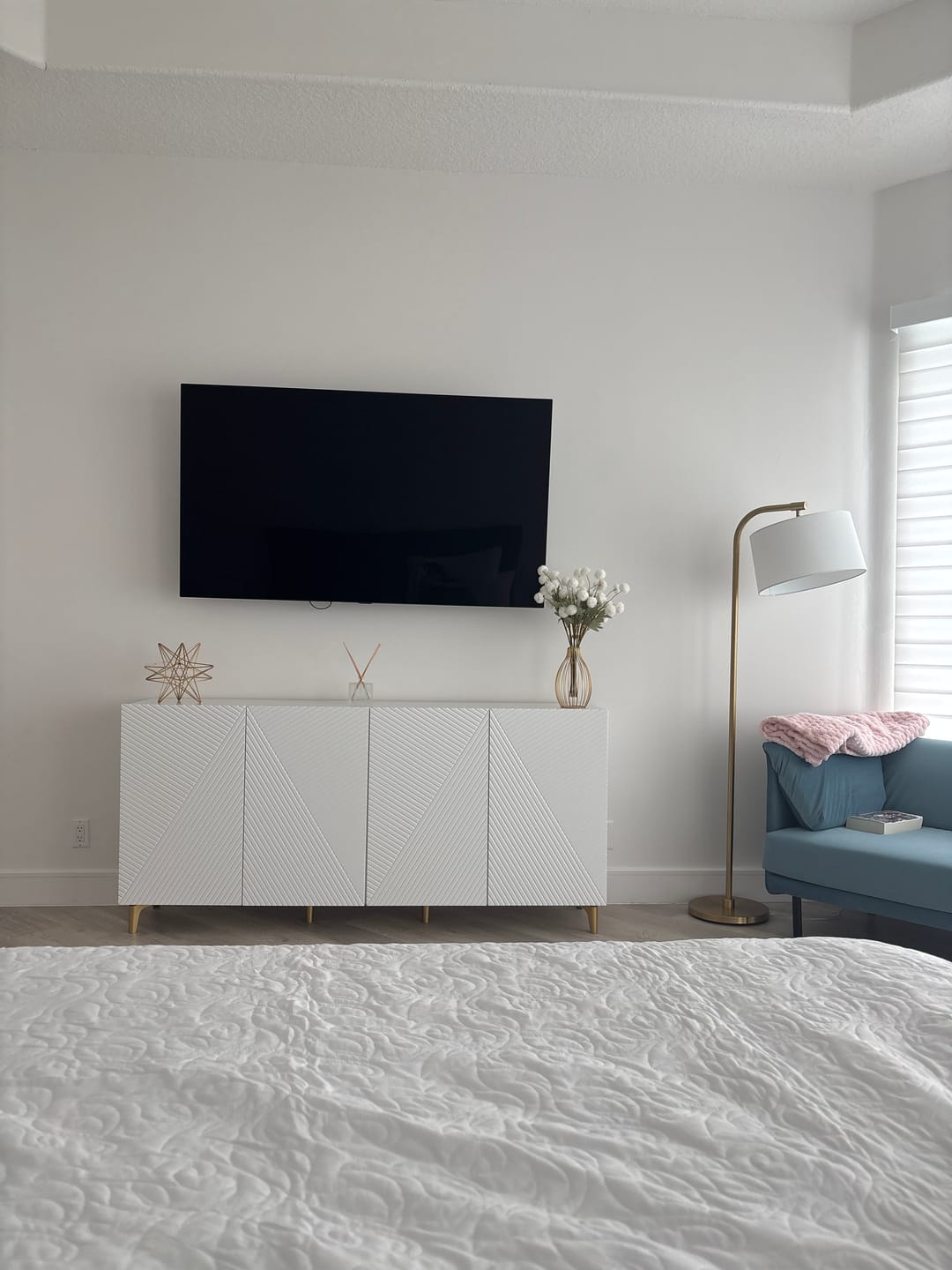 Customer photo review of Faux Kiku Flower - White (10 Stems / 50 heads)