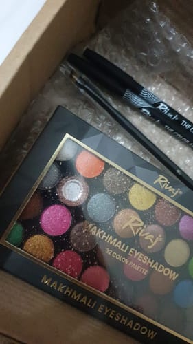 Customer photo review of Fashion Fit Glitter Eye Liner